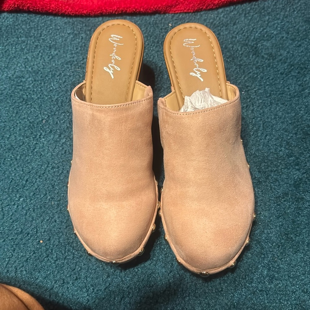 New Women’s Clogs